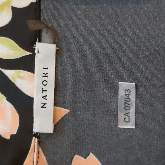 Natori vintage satin floral blouse size M - Picture 3 of 7